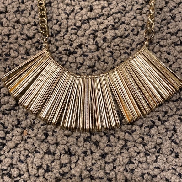 NWT H&M Adjustable Length Gold Chain Statement Necklace - Picture 2 of 5